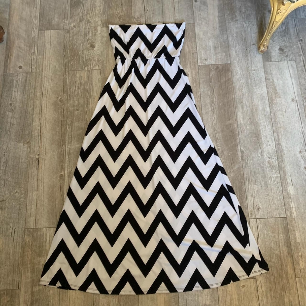 W&B Chevron design maxi dress